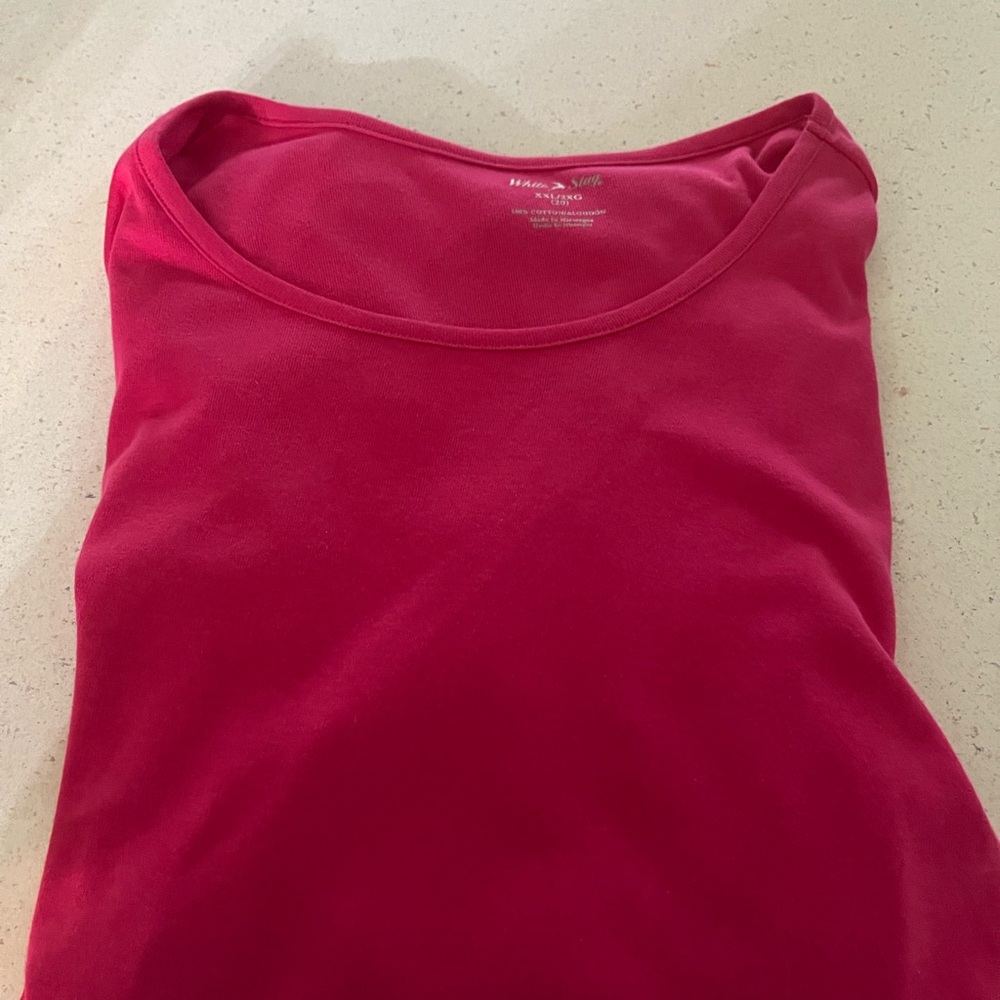 New!  nice, pretty fuschia Top.  XXL Size 20. NWOT! - Picture 2 of 4